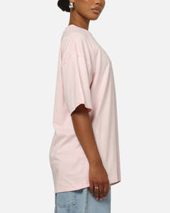 เสื้อยืดผู้หญิงผ้าฝ้ายสีชมพูทรงโอเวอร์ไซส์สำหรับฤดูร้อน ทรงหลวมไหล่ตก ระบายอากาศดี ขายส่งจำนวนมาก - Product Image 5