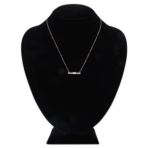 Collar con Colgante de Trébol con Triple Halo de Diamantes en Oro Rosa de 14K, Joyería Fina y Elegante para Mujer, Regalo de Aniversario o Boda - Product Image 3