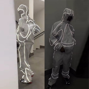 ชุดวอร์มสะท้อนแสงสำหรับผู้ชาย มีฮู้ด กระเป๋าข้างเต็มตัว กันลม สปอร์ต ฤดูหนาว ลำลอง เรียบง่าย น้ำหนักเบา ผ้าฝ้าย 100% - Product Image 3