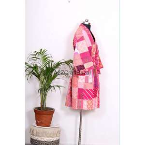 Bata corta de algodón 100% hecha a mano con estampado floral Kantha, cuello en V, manga larga, cierre con cordón, transpirable y suave para mujer - Product Image 5