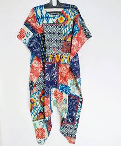 Kaftan en coton léger et aérien avec bordure en dentelle, imprimé floral vintage, coupe ample pour l'été et la plage - Product Image 1