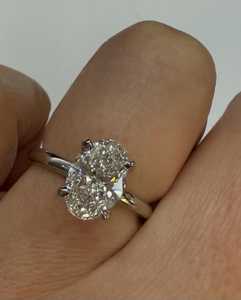 แหวนเพชร 1.5 กะรัต ทองคำแท้ 14K 18K ทรงโอวัล เพชรเพาะเลี้ยง ฝังแบบหนามเตย สำหรับหมั้น ขอแต่งงาน ของขวัญวันครบรอบสุดหรู - Product Image 1