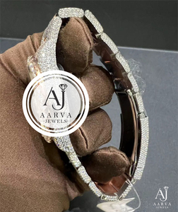 Reloj de pulsera de cuarzo con cristales, estilo elegante con eslabones plateados y rosas - Product Image 2