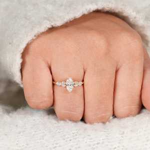 แหวนเพชรทรงมาร์คีส์ 2.01 กะรัต ประดับเพชรแบบคลัสเตอร์ ตัวเรือนทองคำแท้ 14K สำหรับงานหมั้น งานแต่งงาน หรือเป็นของขวัญสำหรับเพื่อน - Product Image 2