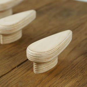 Porte-manteau mural en bois naturel - Product Image 1