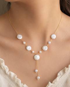 Collier personnalisé plaqué rhodium avec pendentif pièce, perle baroque, perle ronde, chaîne Y, chaîne câble, bijoux de luxe pour femme, cadeau de mariée - Product Image 1