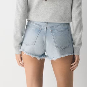 Shorts de mezclilla para mujer con presillas para cinturón, diseño inspirado en tendencias, bolsillos laterales funcionales, logotipo personalizado, cintura cómoda e informal. - Product Image 5