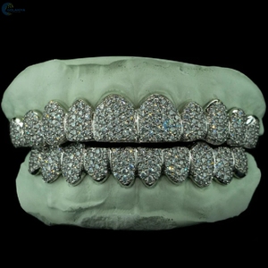 Grillz personnalisés en diamant VVS cultivé en laboratoire, or blanc 10K, entièrement sertis, style Hip Hop, grillz premium en nid d'abeille - Product Image 2