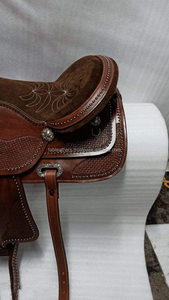 Sillín de caballo tallado antiguo de cuero genuino hecho a mano de alta calidad Western Pleasure Trail Riding disponible al por mayor a granel - Product Image 6