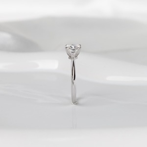 แหวนเพชรทรงปรินเซสคัท 1 กะรัต สวยหรู ได้รับการรับรองจาก IGI เพชรเพาะเลี้ยงในห้องปฏิบัติการ แหวนทองคำขาว 14K สำหรับหมั้นและแต่งงาน เครื่องประดับสำหรับผู้หญิง - Product Image 3