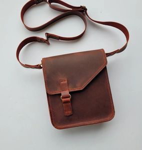 Bolso Bandolera de Cuero Unisex para Uso Diario - Product Image 2