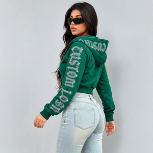 Hoodies courts en gros, 320 g/m², en molleton bouclette imprimé avec lettrage en relief pour boutiques de mode - Product Image 4