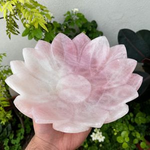 Cuenco de Cuarzo Rosa Tallado a Mano Estilo Art Deco, Centro de Mesa de Cristal con Flor de Loto de 8 Pulgadas, Plato Decorativo Grande de Piedras Preciosas para Bodas y Diwali - Product Image 1