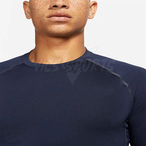 Camiseta de Protección Solar Premium Fit, Tejido Suave, Diseño Transpirable, para Natación - Product Image 3