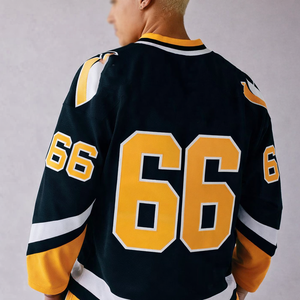 Maillot de football américain vintage rétro de luxe surdimensionné 2026 avec broderie personnalisée, col en V, maille 240 GSM, service OEM USA - Product Image 2