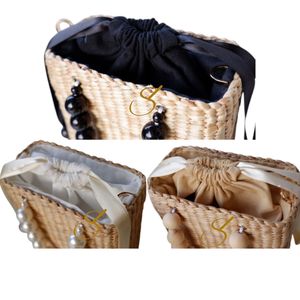 Sac fourre-tout en paille avec poignée en perles : Sac à main artisanal en jacinthe d'eau - Product Image 5