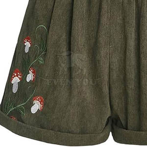 Shorts brodés pour femmes, design tendance, style décontracté, mode estivale, coupe confortable, look moderne - Product Image 6