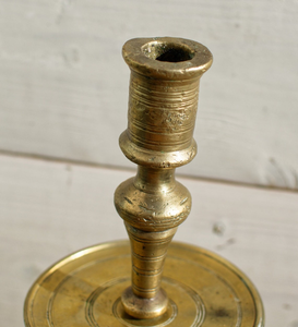 Chandelier antique français en bronze et laiton de la fin du XIXe siècle, support de bougie vintage, bougeoir décoratif européen pour table - Product Image 3