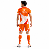 Tenue de football en tissu doux au design unique, uniforme de football de haute qualité, uniforme de football de couleur unie en promotion 2026