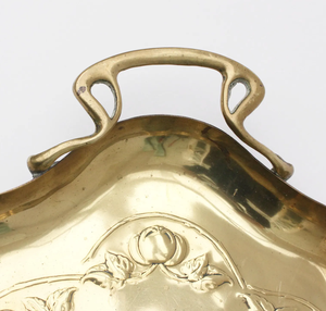 Plateau doré festonné charmant avec gravure délicate sur le thème des roses, idéal pour un service sûr et pratique, disponible au prix de gros. - Product Image 3