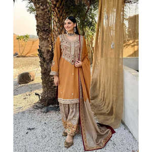 Hermoso conjunto de Parte superior inferior y Dupatta para mujer con trabajo de secuencia de bordado pesado - Product Image 4