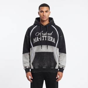 Sweat à capuche homme noir et blanc colorblock avec passepoil contrastant, détails cloutés, poche kangourou, pull personnalisé OEM ODM Streetwear - Product Image 6