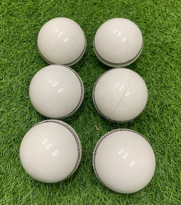 Balle de cricket blanche tannée en alun de qualité supérieure, modèle Test Crown, la plus vendue, qualité premium, logo personnalisé, 156 g, lot de 6 balles de cricket - Product Image 2