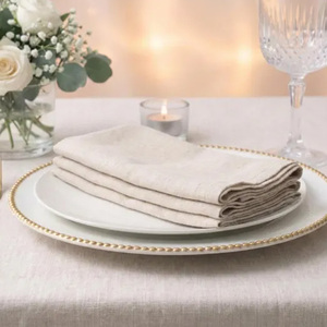 Guardanapo de Linho e Algodão Bege Artesanal com Bainha Enrolada Quadrada Estilo Europeu 60x60cm Lavável para Uso em Restaurantes, Casas e Aviões - Product Image 3
