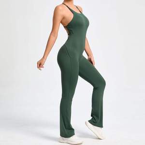 Combinaison de yoga une pièce pour femmes grandes tailles, avec effet froncé aux fesses et pantalon évasé, vêtements de sport personnalisables avec logo - Product Image 6