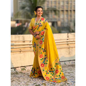 Sari en soie Paithani jaune tissé Zari avec grande bordure, vêtements indiens et pakistanais par Elite Weaves 650g - Product Image 1