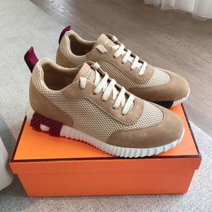 รองเท้าผ้าใบดีไซน์หรู คุณภาพสูง สำหรับผู้ชายและผู้หญิง สวมใส่สบาย เหมาะสำหรับเดิน วิ่ง เล่นกีฬา และสเก็ตบอร์ด พร้อมกล่อง - Product Image 3