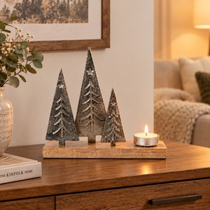 Plateau en bois rustique avec trois sapins de Noël argentés et porte-bougie chauffe-plat, décoration festive pour centre de table de Noël - Product Image 2