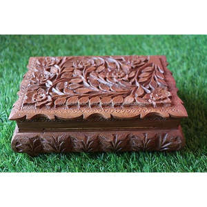 Boîte à bijoux en bois artisanale avec serrure pour un rangement sécurisé, disponible en Inde - Product Image 2