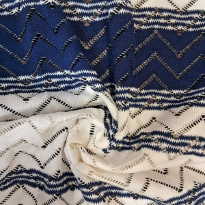 Tela de Nailon Ligera, Transpirable, Estampada y Tejida, con Rayas en Zigzag Azul Marino y Blanco, para Vestidos y Blusas de Niñas, Alta Demanda - Product Image 1