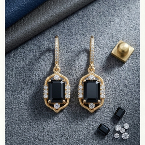 ต่างหูทรงแปดเหลี่ยมหรูหราประดับออนิกซ์สีดำ ยาว 5 นิ้ว ตกแต่งด้วยเพชร CZ เงินแท้ 925 ชุบทอง 18K ขนาด 8x10 มม. ต่างหูสำหรับเจ้าสาว - Product Image 1