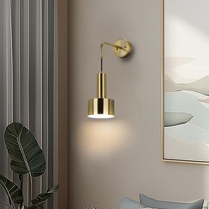 Applique Murale de Noël Luxe Moderne en Or Brossé, Luminaire Décoratif d'Intérieur pour les Fêtes, Abat-jour en Métal Doré à Fixation Murale - Product Image 1