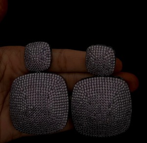 Boucles d'oreilles pendantes tendance en laiton plaqué argent avec zircon CZ, design élégant, pour femmes et filles, pour les soirées et les occasions spéciales - Product Image 4