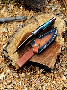 Couteau de chasse artisanal en acier Damas avec lame à pointe tombante, manche en bois et résine, pour survie en extérieur et camping, prêt pour l'EDC et l'expédition FBA - Product Image 3