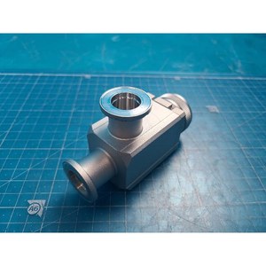 Vanne d'angle à vide poussé SMC XLH-16, utilisée comme pièce détachée pour équipement semi-conducteur d'occasion - Product Image 4