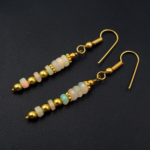 Boucles d'oreilles en opale d'Éthiopie naturelle Wlo Fire, argent 925 et or 14 carats, cadeau pour elle - Product Image 1