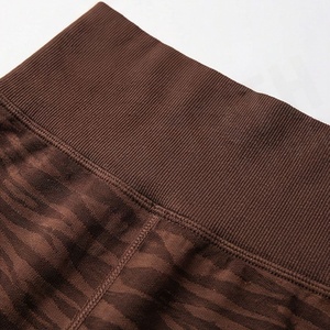 Conjunto Deportivo Reversible para Mujer, Ropa de Yoga, Color y Estampado Personalizados, Tallas Grandes, Transpirable, para Ejercicio - Product Image 5