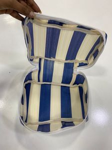 Pochette de toilette et cosmétiques Kapadavala en nylon recyclé, écologique, réutilisable, avec fermeture éclair et poignée, rayée, tissée à la main, style indien, personnalisable - Product Image 3