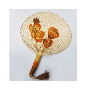 Éventail pliant écologique fait main en feuille de palmier naturelle avec doublure en bambou, design d'art populaire traditionnel pour la décoration de mariages, les fêtes et les événements professionnels - Product Image 3