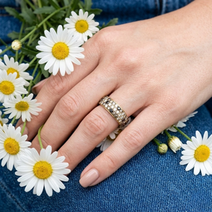 Hong Kong Jewelry Wholesale 18k Yellow Gold Black & White Diamond Classic Pave Wedding Band Rings for Anniversary Bridal Party - Product Image 6