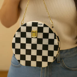 Pochette de soirée de luxe faite à la main en bois et résine, durable et écologique, avec incrustation géométrique, sac à bandoulière avec chaîne, logo personnalisé - Product Image 1