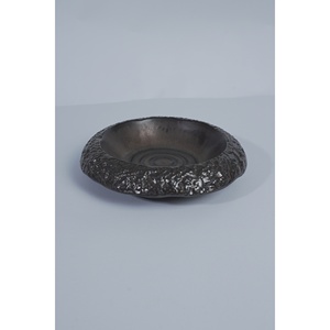 Assiettes en grès irrégulières en forme de feuille Agung, style Japandi, 8 pouces - Product Image 3