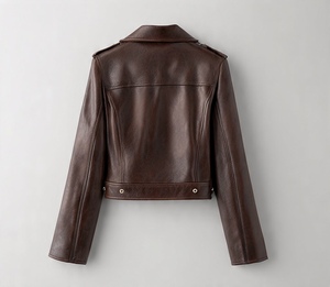 Veste en cuir pour femme, très chic et stylée - Product Image 2