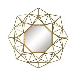 Miroir en forme de cœur aux tons chauds avec des détails raffinés, idéal pour les thèmes traditionnels et contemporains. - Product Image 2