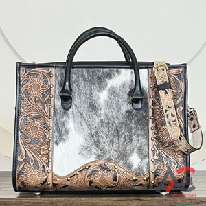 Nouveaux Sacs Fourre-Tout Femme en Cuir de Vachette Façonné à la Main avec Clous Floraux, Sacs à Bandoulière de Soirée Designer – Collection Super Septembre 2026 - Product Image 1