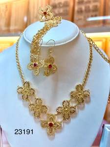 MOLL JEWELLERS Ensemble Collier et Boucles d'Oreilles Floraux en Alliage de Zinc Plaqué Or 24K Tendance avec Zircon, Cadeau de Mariage Certifié pour Femme - Product Image 4